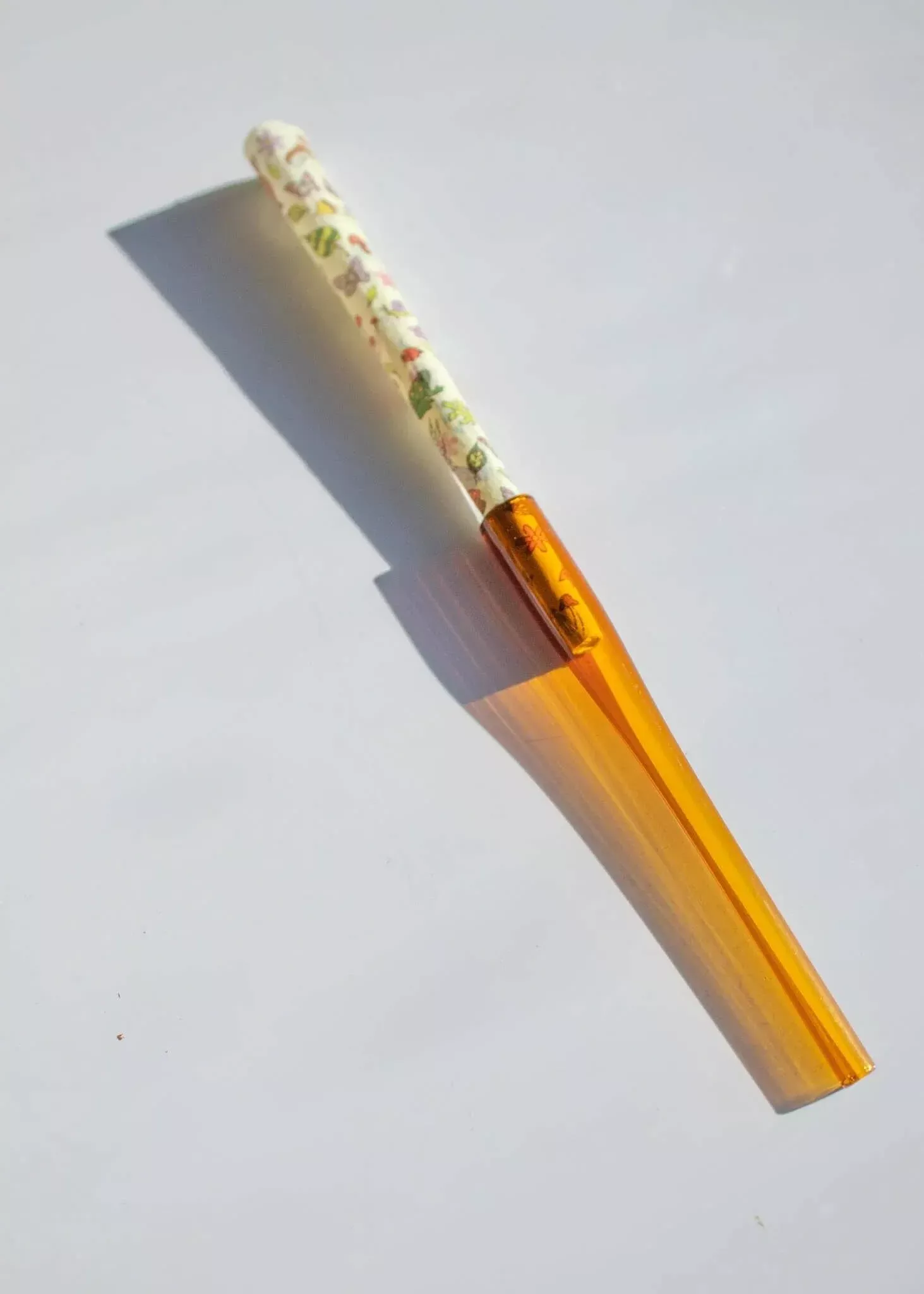 Classy Glass Joint Holder – Elegant Smoking Accessory