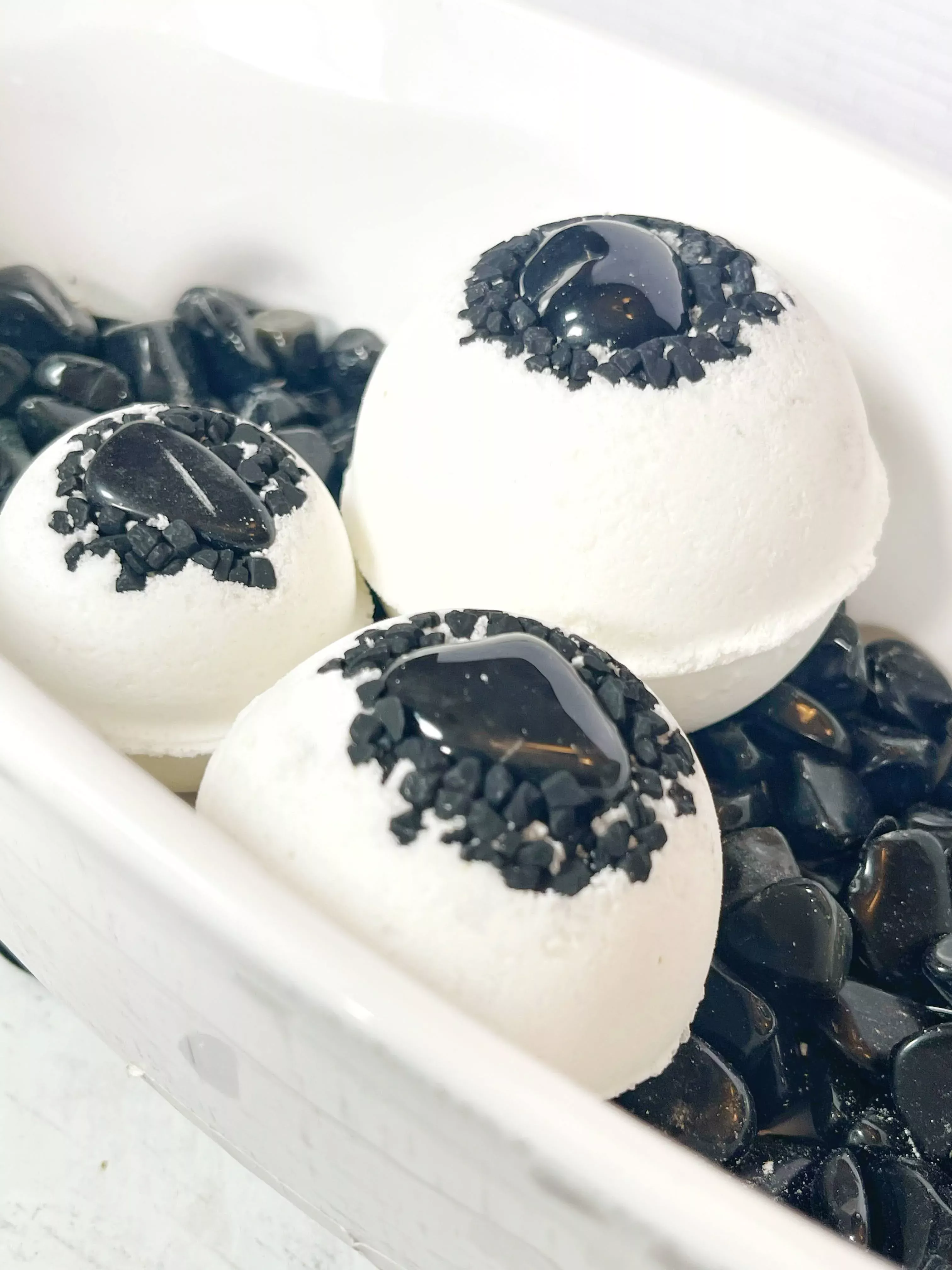 Obsidian & Black Lava Salt Bath Bomb – Grounding & Detox Ritual